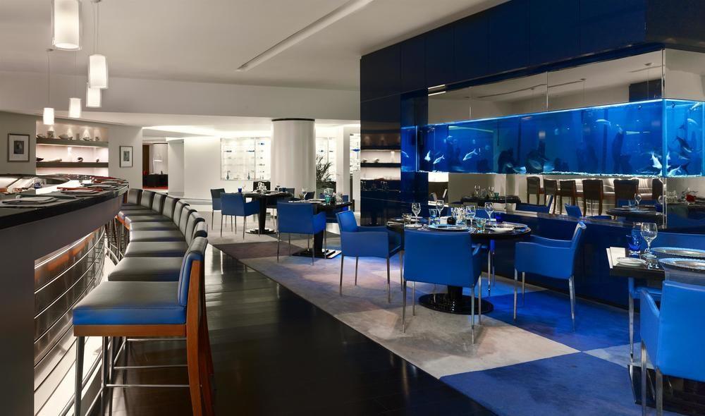 Le Meridien Ал Хубар Екстериор снимка The Blue Bar
