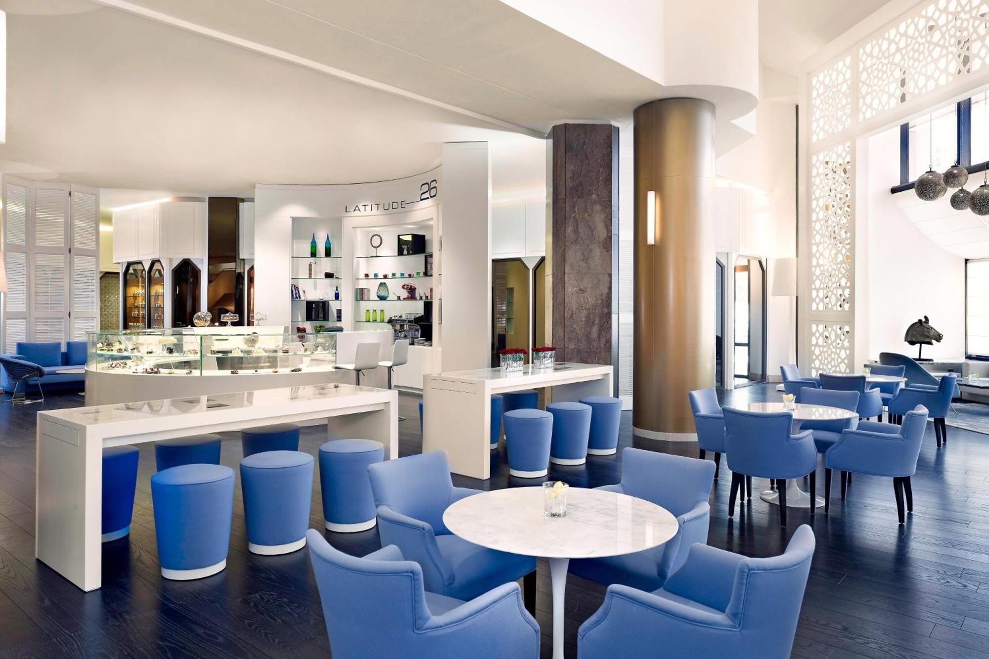 Le Meridien Ал Хубар Екстериор снимка The lounge at the airport