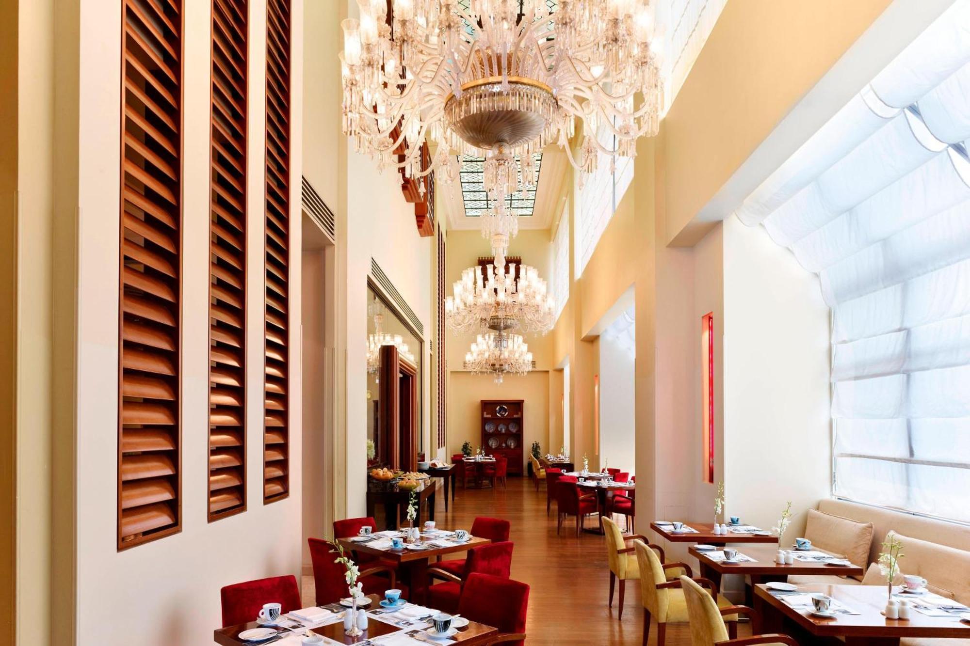 Le Meridien Ал Хубар Екстериор снимка The restaurant