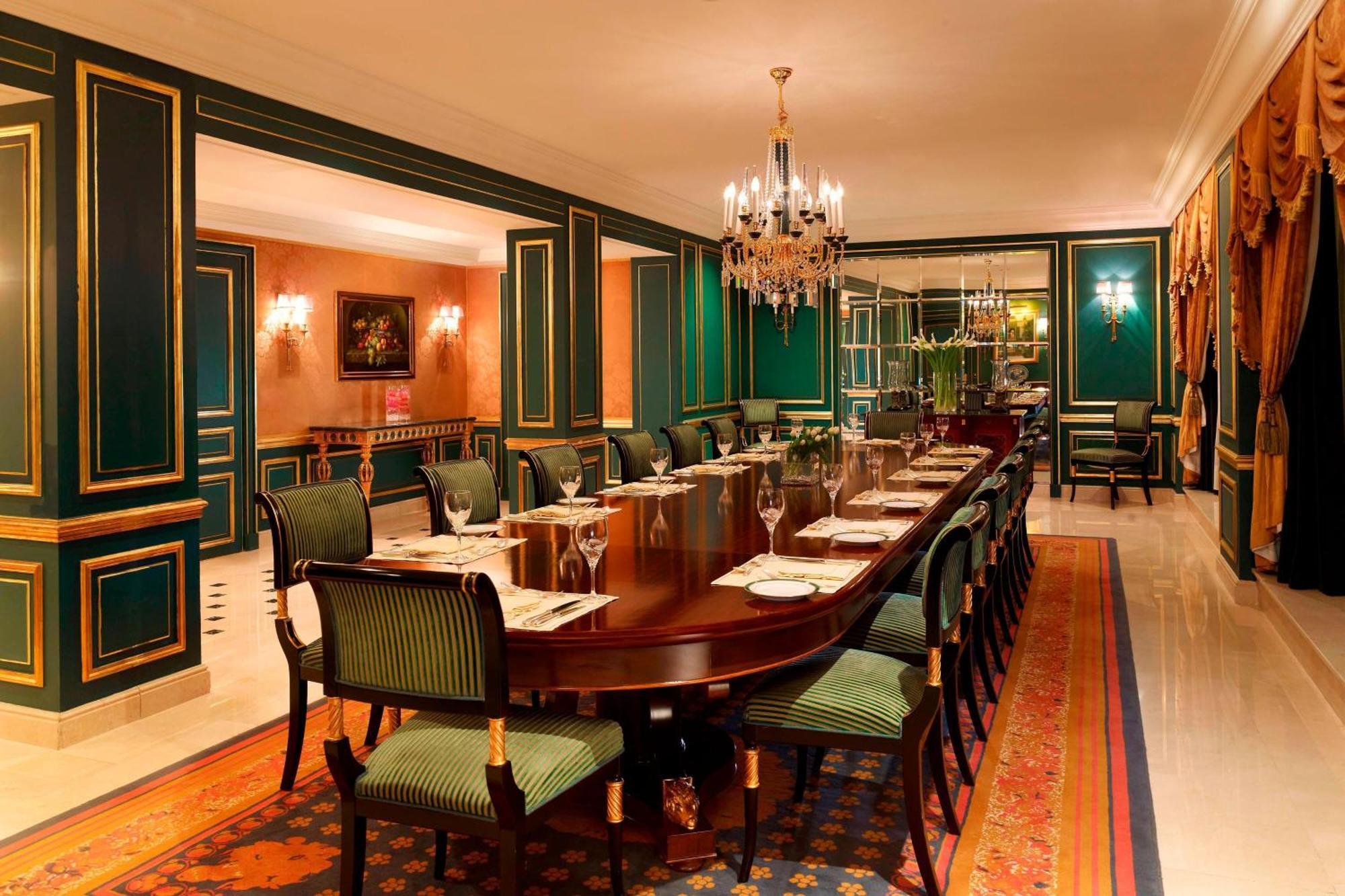 Le Meridien Ал Хубар Екстериор снимка The restaurant