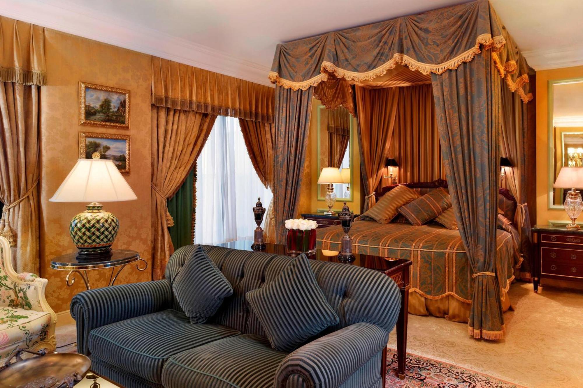 Le Meridien Ал Хубар Екстериор снимка A suite at the hotel